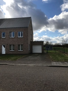 Ruime woning met garage en 3 slaapkamers in Zemst-Laar