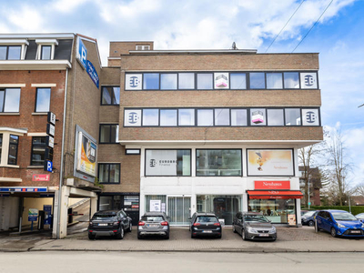 Ukkel - Fort-Jaco, handelsruimte ±105m² + P