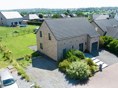 Villa 4 façades (2007), 3 CH, garage, terrasse, PEB : B.