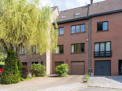 MAISON 5ch/2sdb, avec garage et jardin