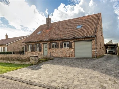 Gezellige woning met 5 slpks, tuin en ruim bijgebouw!