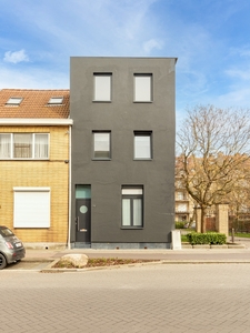 Mooi gerenoveerde gezinswoning met drie slaapkamers en tuin!