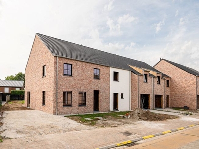 Nieuwbouw moderne Gesloten bebouwing met 3 Slaapkamers in Z