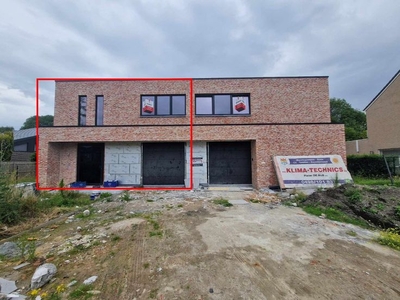 Nieuwbouwwoning met 4 slaapkamers en tuin - Lede