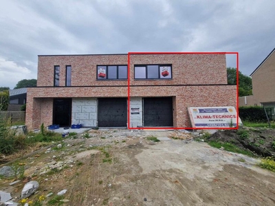 Nieuwbouwwoning met 4 slaapkamers en tuin - LEDE