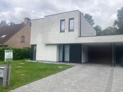 Recent woning te huur.