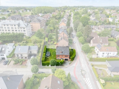 Woning met tal van mogelijkheden op ideale ligging.