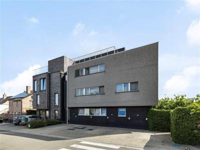 Hyper uitgeruste triplex met groot terras