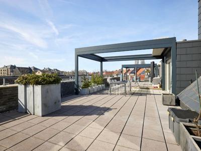 Penthouse met panoramisch vergezicht en 60 m² zonneterras