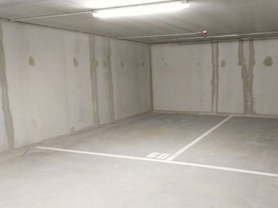 BRUSSEL - Overdekte parkeerplaats