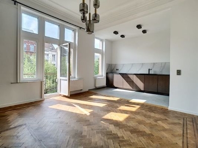 Gare du midi - Schitterend 70m² appartement met 1 slaapkamer