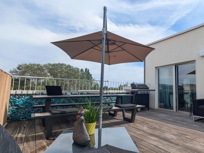 Moderne en Lichte Penthouse met 2 Slaapkamers en Ruim Terras