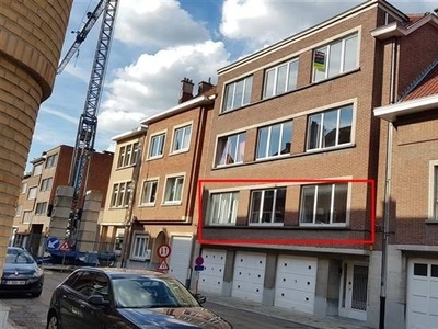 Ruim appartement met 3 slaapkamers en zonnig terras (geen ge