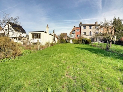 CHARMING HOUSE TO RENOVATE IN WATERLOO