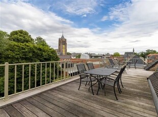 Luxueuze penthouse in Mol-centrum met ruim terras