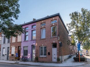 Zeer gezellige en lichtrijke woning op fijne locatie!