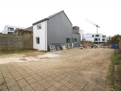 BENwoning , 2 slpk., carport, tuintje, volle centrum, rustig