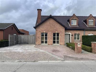 instapklare woning met 3 slaapkamers en loods van 230 m²