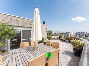 Hoogwaardig afgewerkte duplex met 4 terrassen in Blankenber…