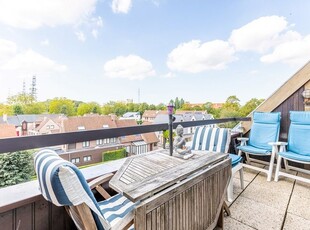 INSTAPKLAAR duplex-appartement op TOPLOCATIE met ZONGERICHT