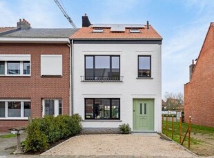 Luxueuze vernieuwbouw met 3 slaapkamers en 2 badkamers