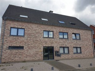 Verzorgd 2 slaapkamerappartement met garage