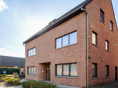 Duplex dakappartement met 2 slaapkamers en ruim terras.