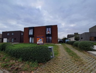 Halfopen BEN-woning met drie slaapkamers