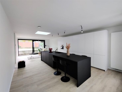 Instapklaar nieuw modern appartement in centum Zottegem