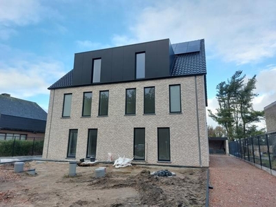 Nieuwbouwwoning te huur!