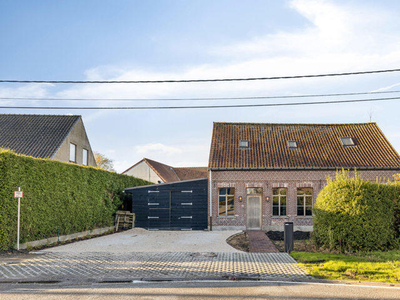 Volledige gerenoveerde villa op 882 m² te Lichtervelde