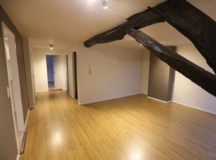 Bel appartement au 2ème étage entièrement rénové sur 91 m²