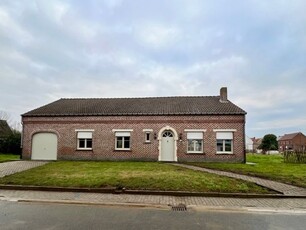 Gezellig, praktische woning met garage, zeer rustig gelegen.