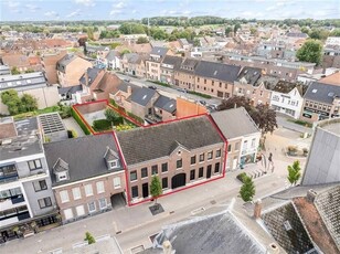 Karaktervolle Tweewoonst op ruim perceel in hartje Bree