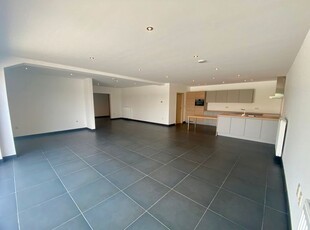 Prachtig appartement van 151m² met staanplaats te huur!