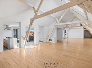 Uniek loft-appartement met terras en prachtig zicht over de