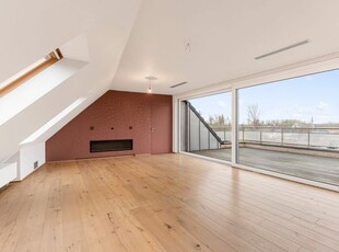 Zeldzaam penthouse met riante terrassen