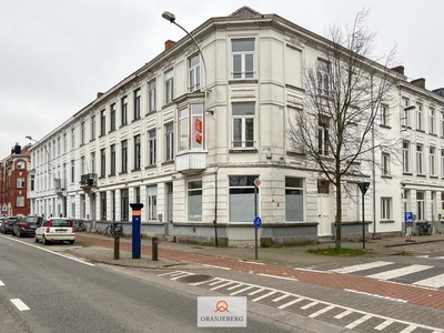 Co-housing woning met 4 leefruimtes, 4 slpk's en 4 badkamers