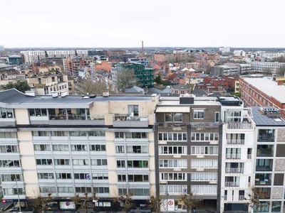 Duplex penthouse met +-200m2 woonbeleving en 75m2 terras in