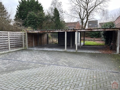 Parkeerplaats onder carport