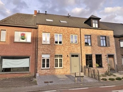 Duplex met 2 slpk's in pastoriestijl met ruim terras