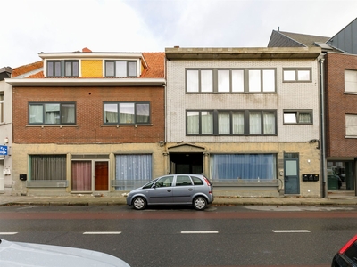 Goed gelegen appartementsgebouw, bestaande uit acht wooneenheden