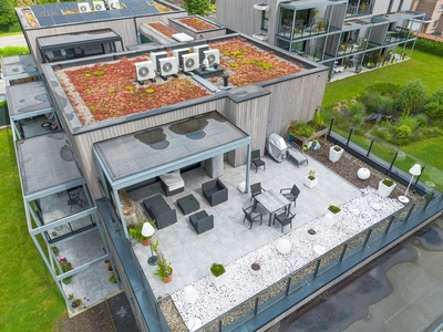 Modern penthouse met zonneterras en een autostaanplaats!