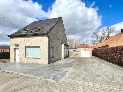 VRIJSTAANDE WONING OP LANDELIJKE LOCATIE