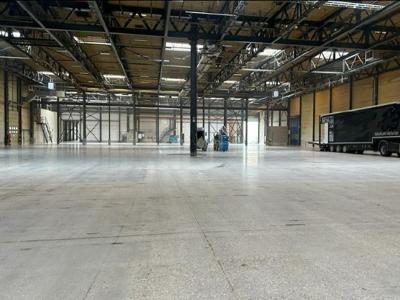 Industrieel gebouw met verschillende units in Genk