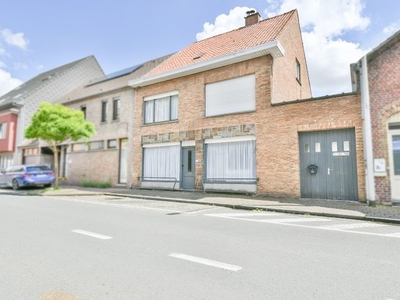 Ruime woning met zongerichte tuin in Handzame!