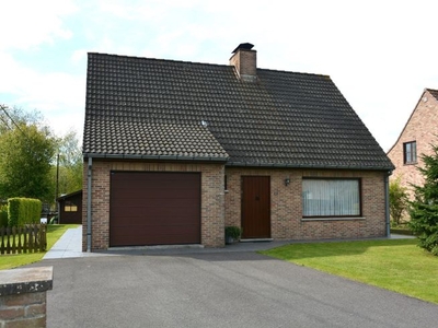 Rustig gelegen, heel goed onderhouden villa op 950m²