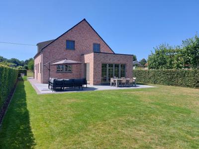 Volledig instapklare recente landelijke woning