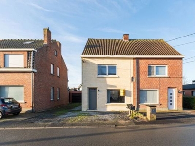 Essestraat 19, 8810 Lichtervelde, Roeselare