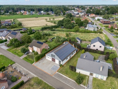 Handelsruimte met loft en onderliggend appartement